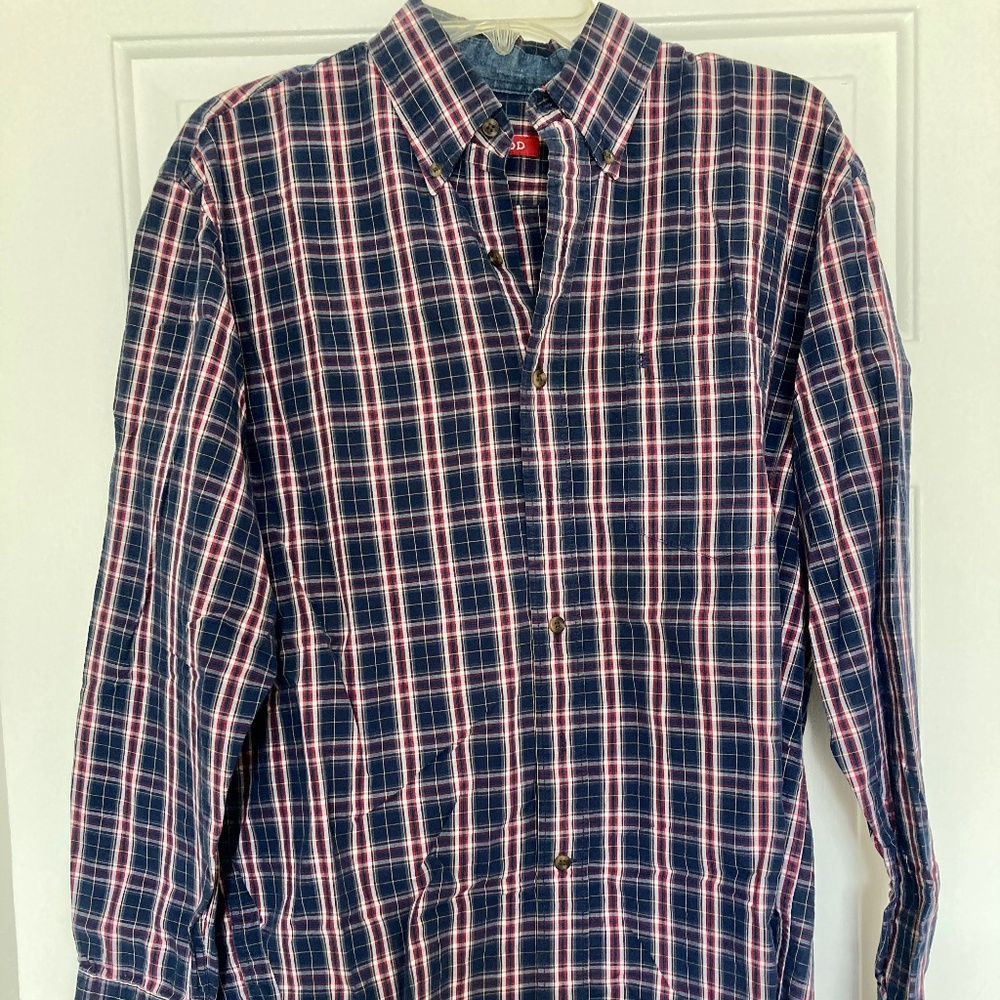 Men’s plaid Izod button down shirt